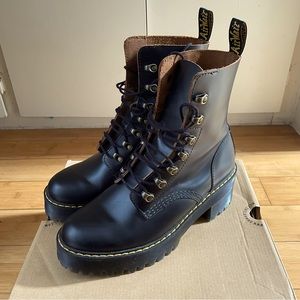 Dr. Martens Women's Leona Fashion Boot, Black Vintage Smooth, Size 9